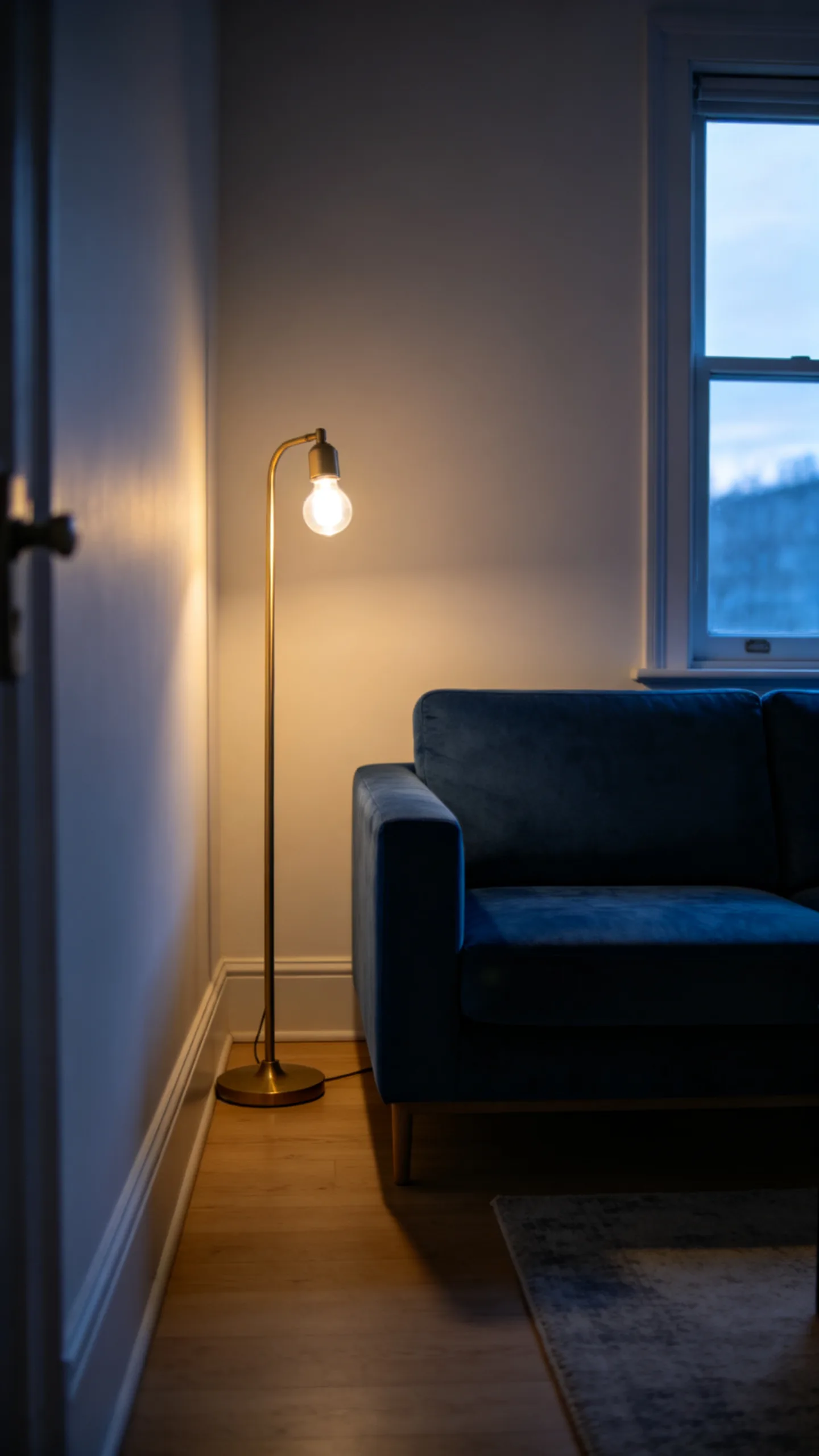 18. Choose a Blue-and-Brass Lighting Scheme